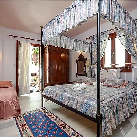 Chateau Zevgoli Naxos City